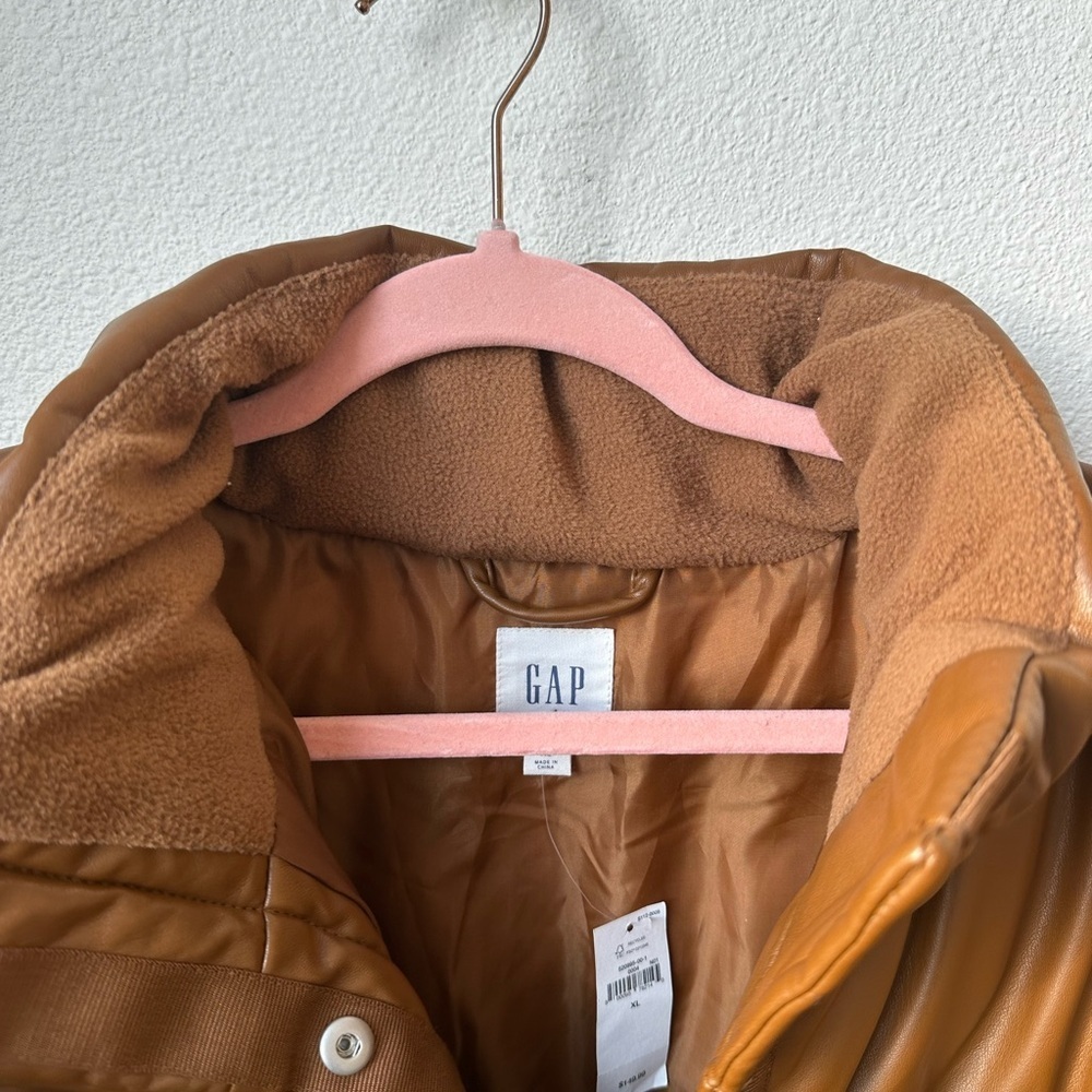 NWT GAP Women’s XL Carmel Brown Faux Leather Quilted Puffer Jacket Coat - Picture 4 of 8